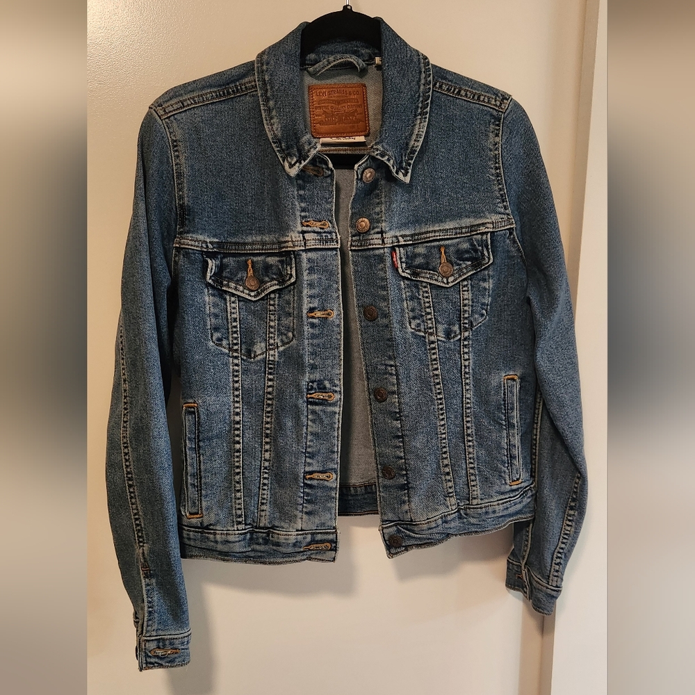 Women's Levi's Blue Denim Jacket Size Large